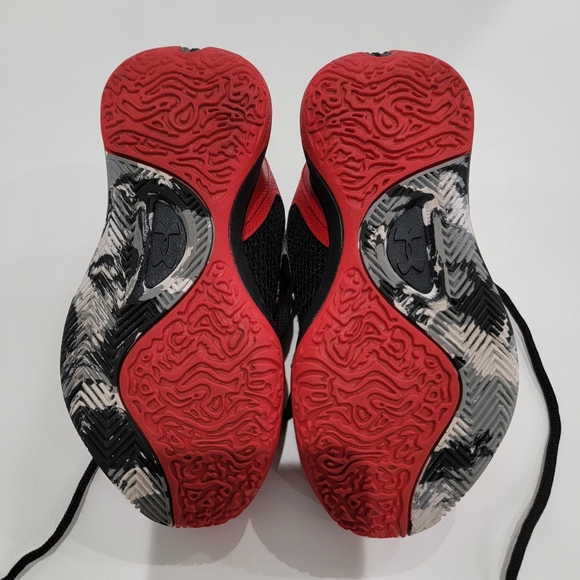 Under Armour Red and Black Sneakers Sz 13US - Picture 7 of 8